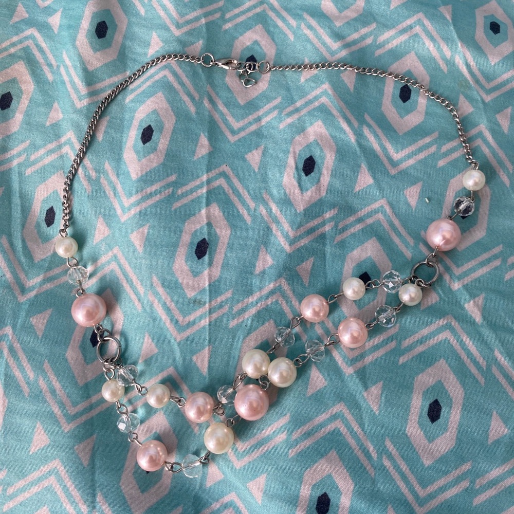 A pearl necklace